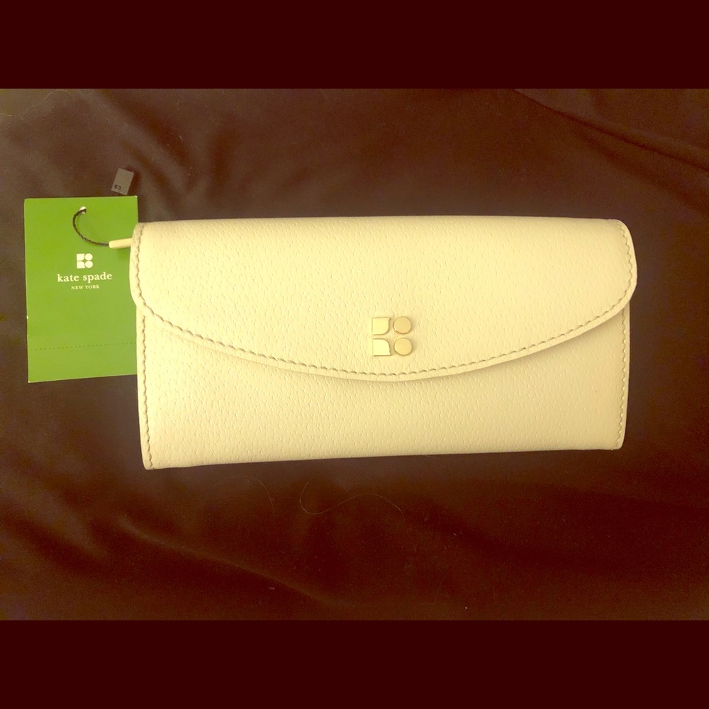 Kate Spade Cream Wallet.